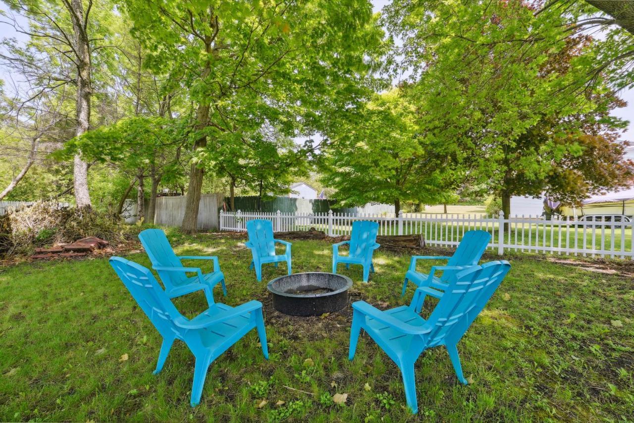 Boyne City Cottage Walk To Downtown And Lake! Exteriör bild