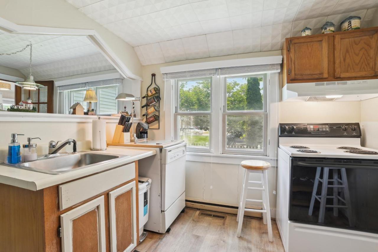 Boyne City Cottage Walk To Downtown And Lake! Exteriör bild