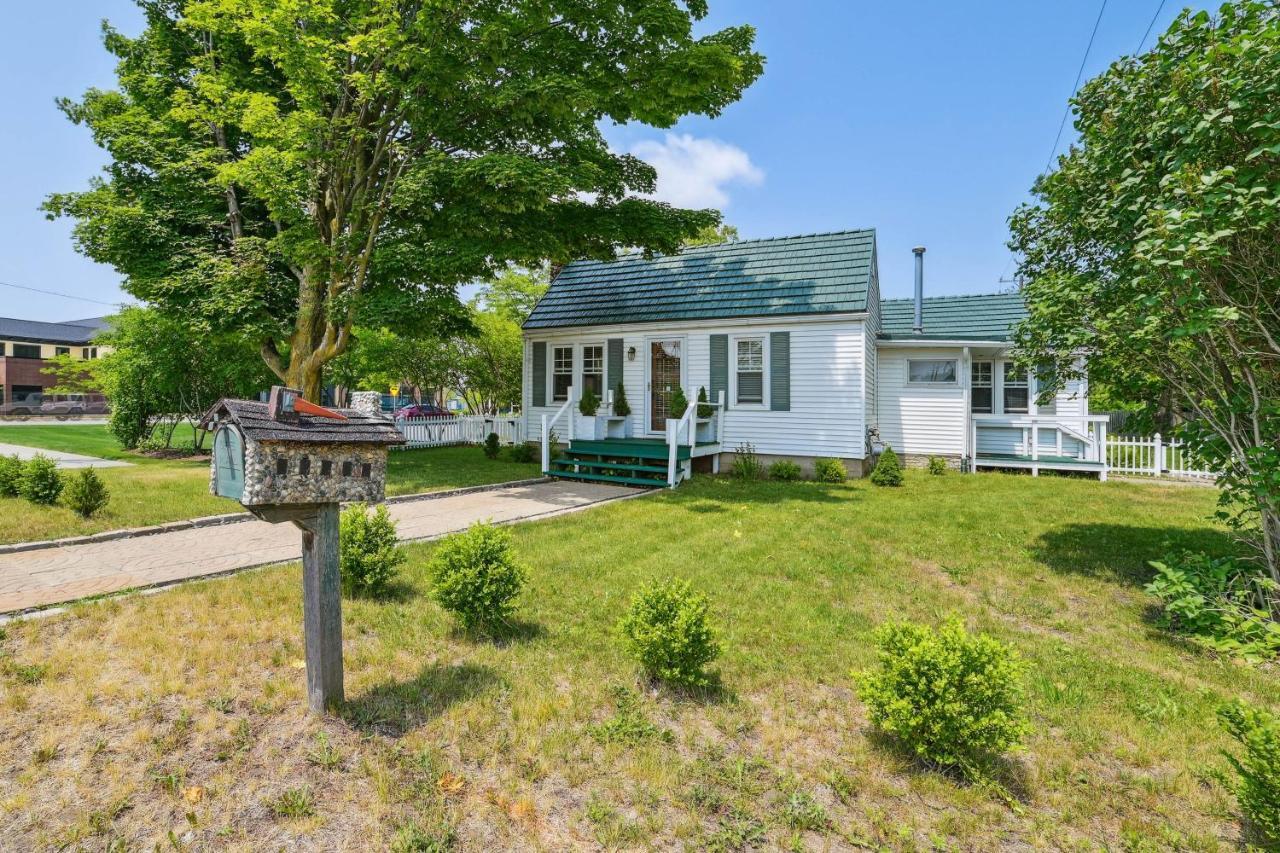 Boyne City Cottage Walk To Downtown And Lake! Exteriör bild