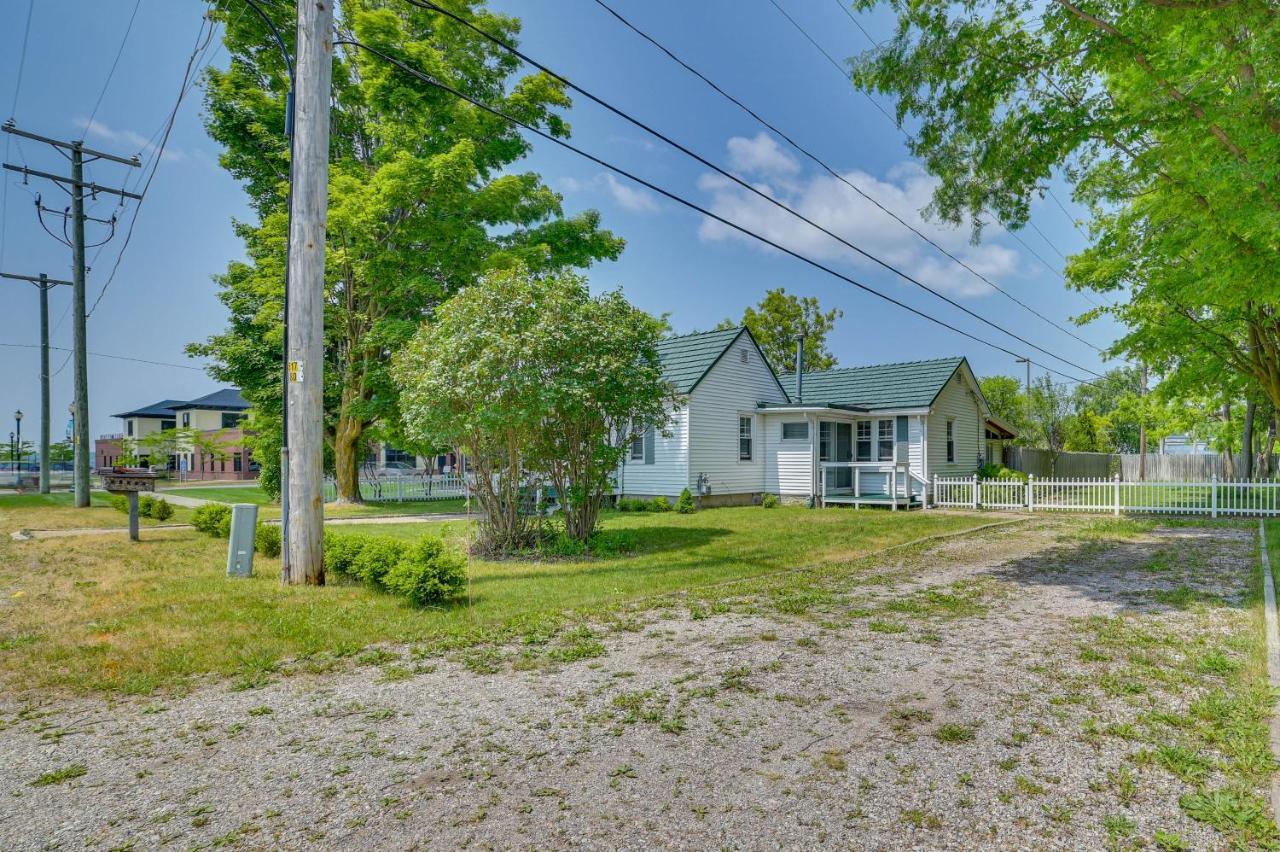 Boyne City Cottage Walk To Downtown And Lake! Exteriör bild