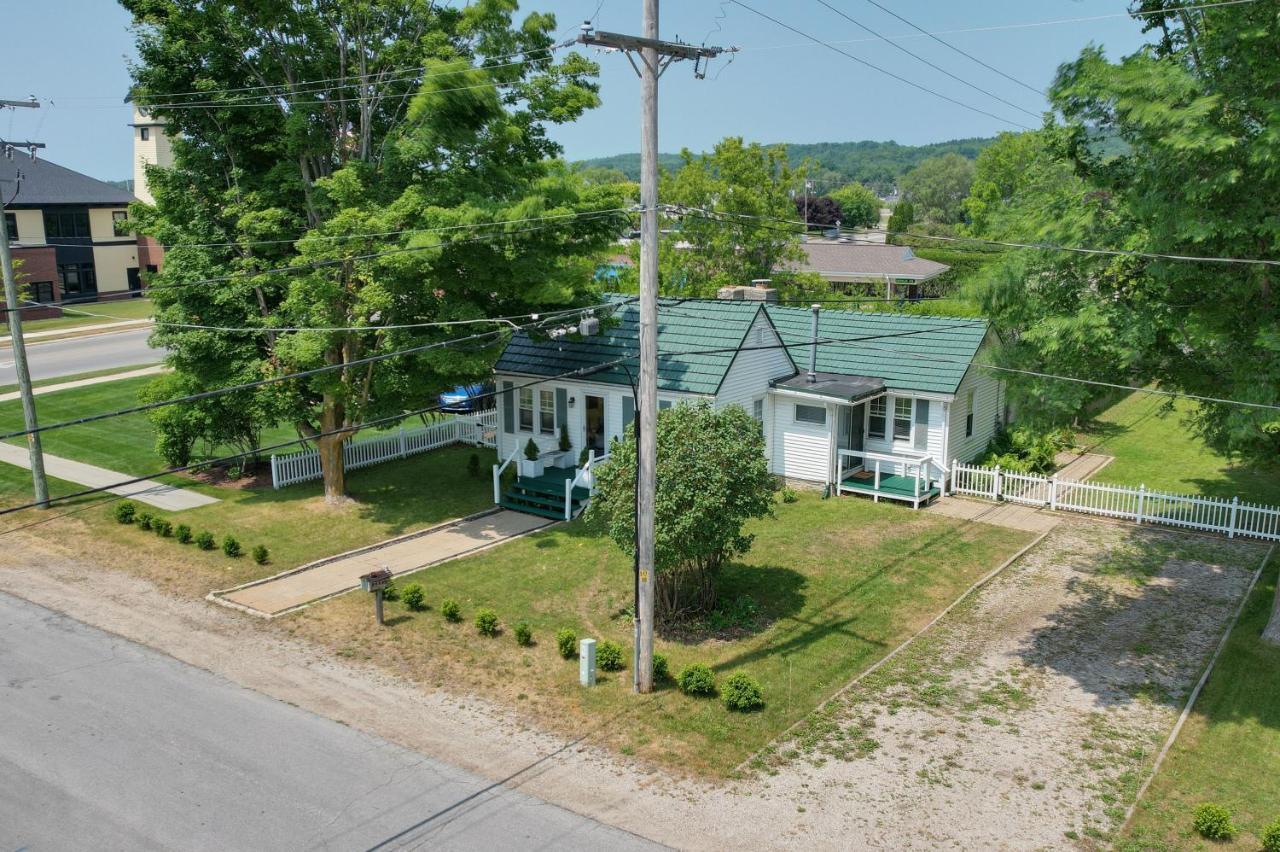 Boyne City Cottage Walk To Downtown And Lake! Exteriör bild
