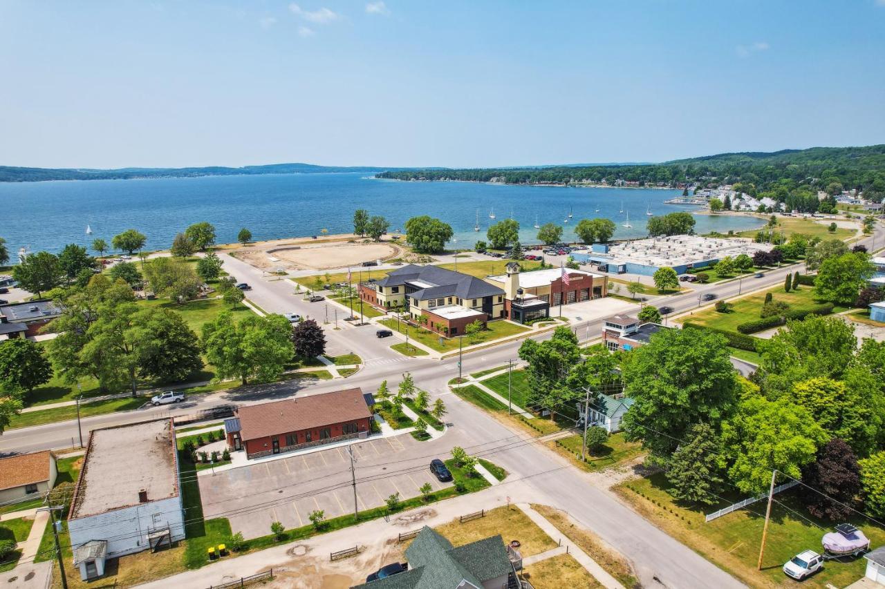 Boyne City Cottage Walk To Downtown And Lake! Exteriör bild